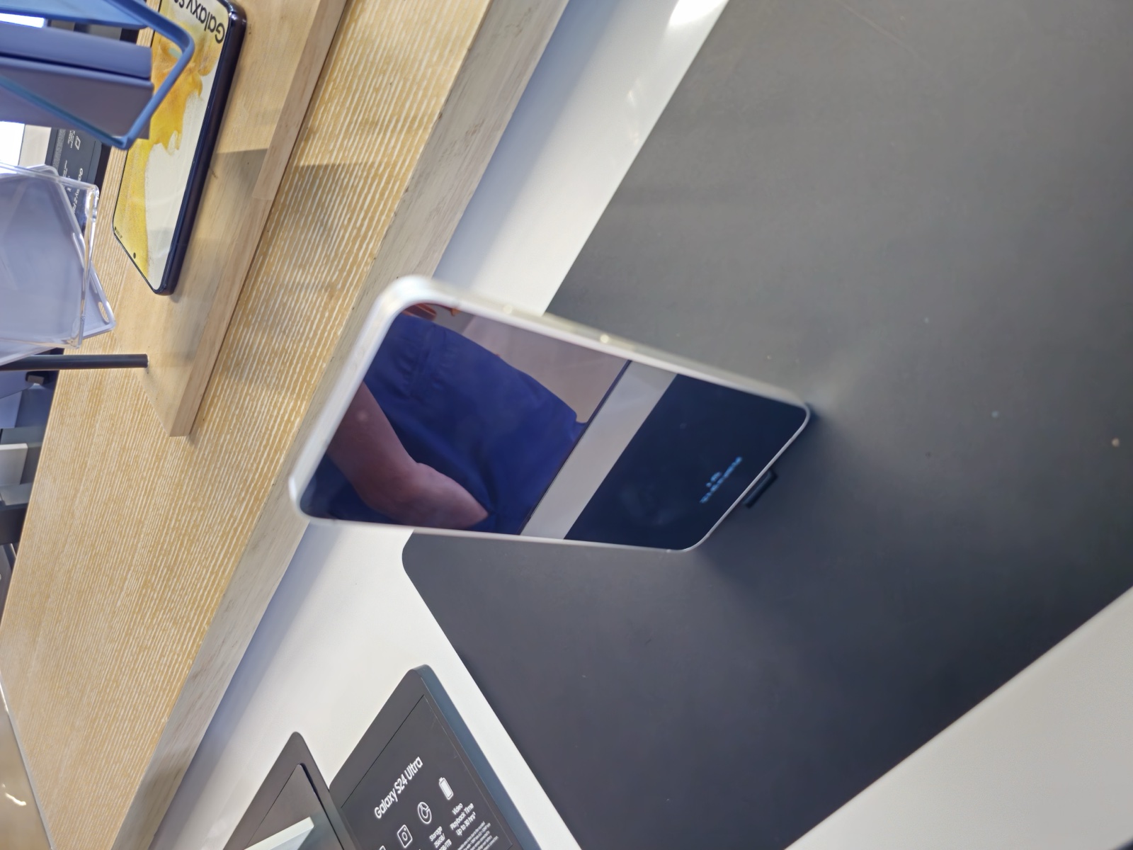 Galaxy S24の製品画像
